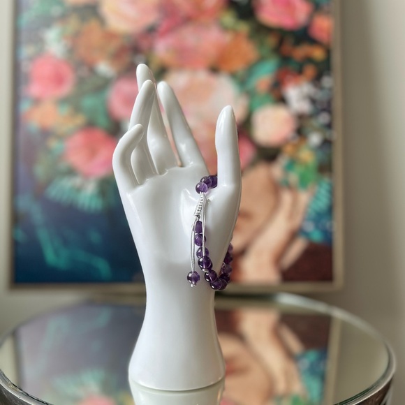 Handmade genuine gemstone bracelet. This Amethyst bracelet is adjustable. - Picture 5 of 7